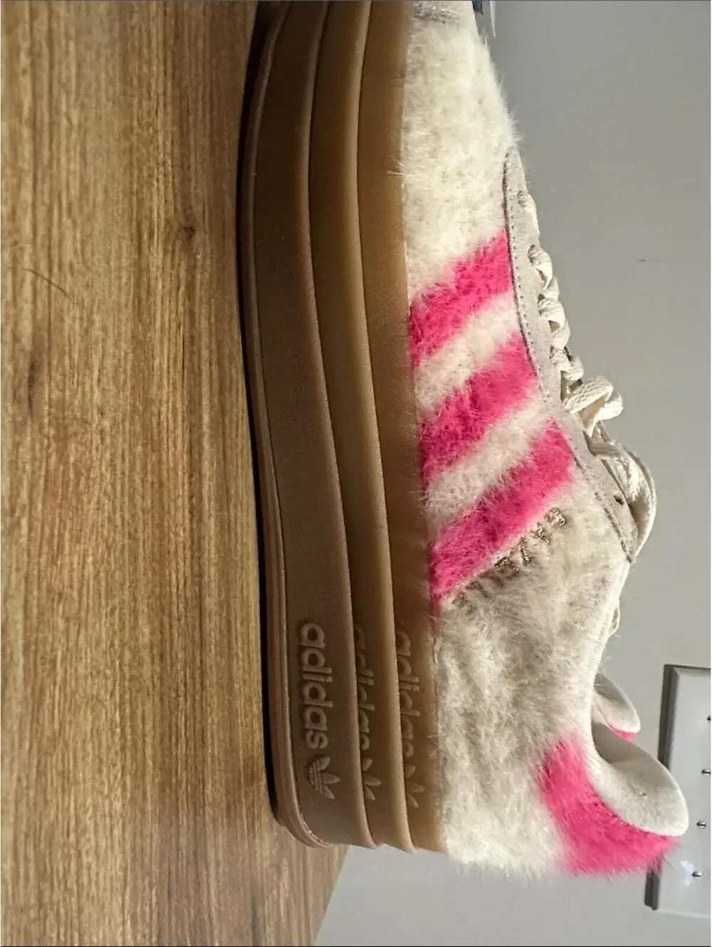 adidas Women’s Cream Sneakers with Pink Stripes - Furry Gazelle Style - Picture 2 of 5